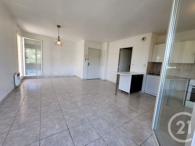 Appartement F2 à louer - 2 pièces - 46.46 m2 - MARIGNANE - 13 - PROVENCE-ALPES-COTE-D-AZUR - Century 21 Contact Immobilier
