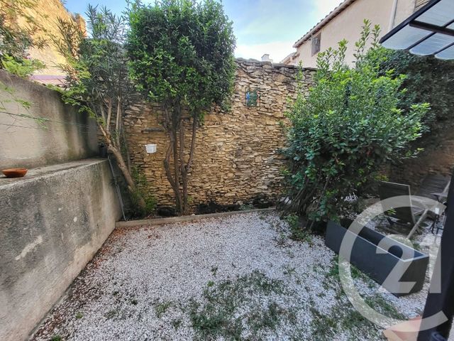 Appartement T2 à louer - 2 pièces - 22.6 m2 - LA FARE LES OLIVIERS - 13 - PROVENCE-ALPES-COTE-D-AZUR - Century 21 Contact Immobilier