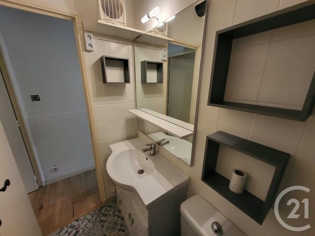Appartement T2 à louer - 2 pièces - 22.6 m2 - LA FARE LES OLIVIERS - 13 - PROVENCE-ALPES-COTE-D-AZUR - Century 21 Contact Immobilier